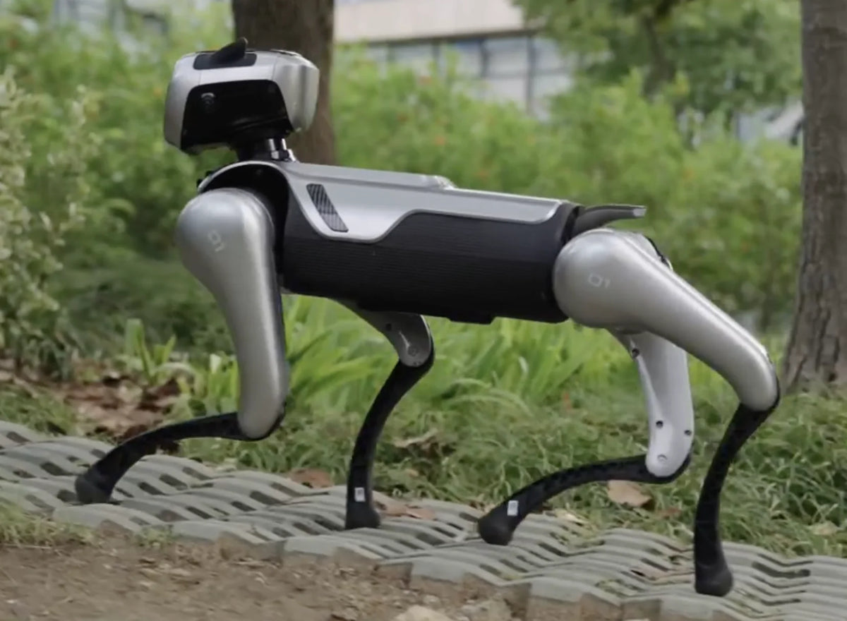 Human-Computer Interaction Quadruped High Technology Robot Dog with Wheels